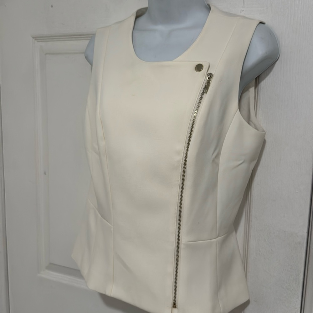 White House Black Market Top Size 6🤍NWOT